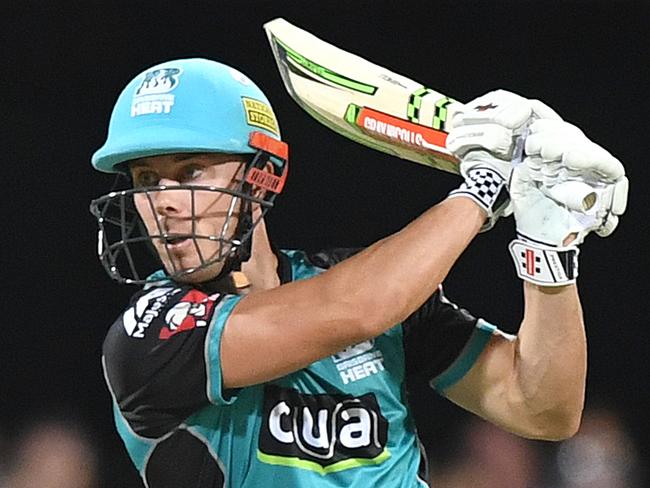 Chris Lynn of the Heat hits a boundary during the Big Bash League (BBL) match between the Brisbane Heat and the Melbourne Renegades at the Gabba in Brisbane, Saturday, January 27, 2018. (AAP Image/Dave Hunt) NO ARCHIVING, EDITORIAL USE ONLY, IMAGES TO BE USED FOR NEWS REPORTING PURPOSES ONLY, NO COMMERCIAL USE WHATSOEVER, NO USE IN BOOKS WITHOUT PRIOR WRITTEN CONSENT FROM AAP