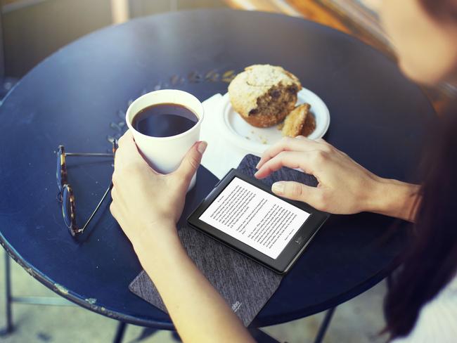 The Kobo Glo HD e-book reader offers a 6-inch E Ink screen with ultra high-definition resolution.