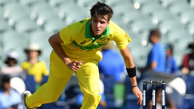 Jhye Richardson in action for Australia against India.