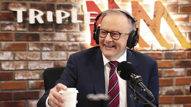 The latest polls show Anthony Albanese in a position to retain government on Saturday. Picture: NewsWire/ Alex Ellinghausen