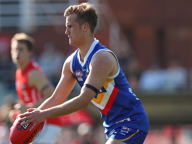 Lachlan Stapleton looks for options during the NAB League preliminary final. Picture: Graham Denholm/AFL Photos/Getty Images