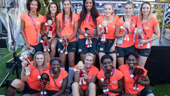 England Roses Netball team pose with fans at The Star Gold Coast. Commonwealth games 2018.