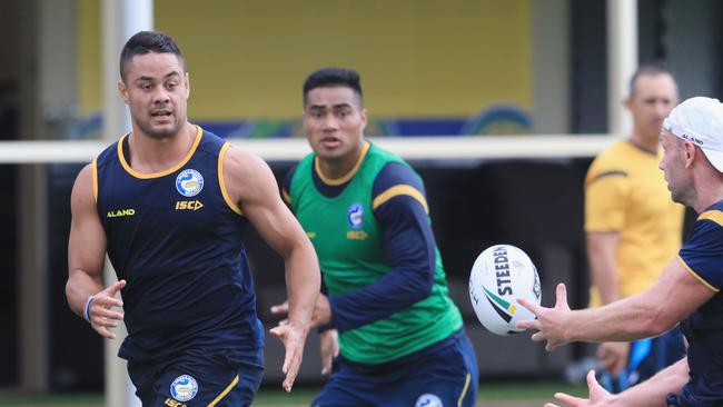 Jarryd Hayne and Parramatta Eels at loggerheads over unauthorised  merchandise, Redland City Bulletin