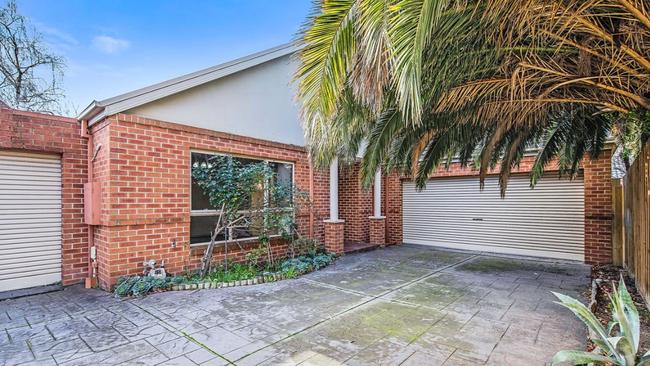 Erin Patterson’s bought a unit in Mount Waverley in 2019.