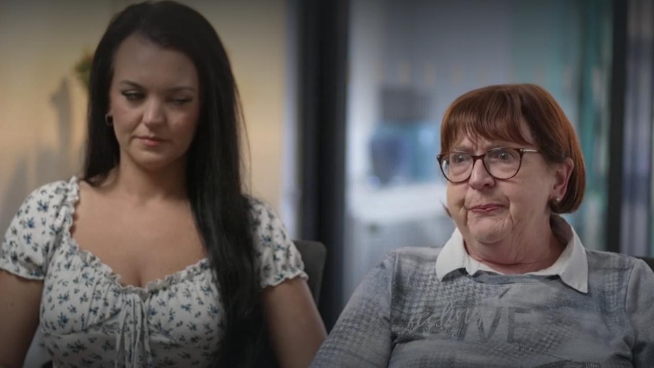 UK woman Stacy Jane (left) has spoken of how meeting an Aussie mum, who she names Maussie (right) saved her life. Picture: A Current Affair