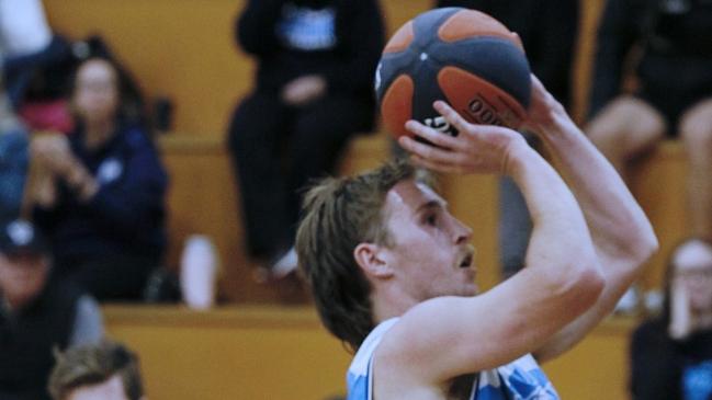 Max Kos shoots against Western Port. Picture: Bellarine Storm.