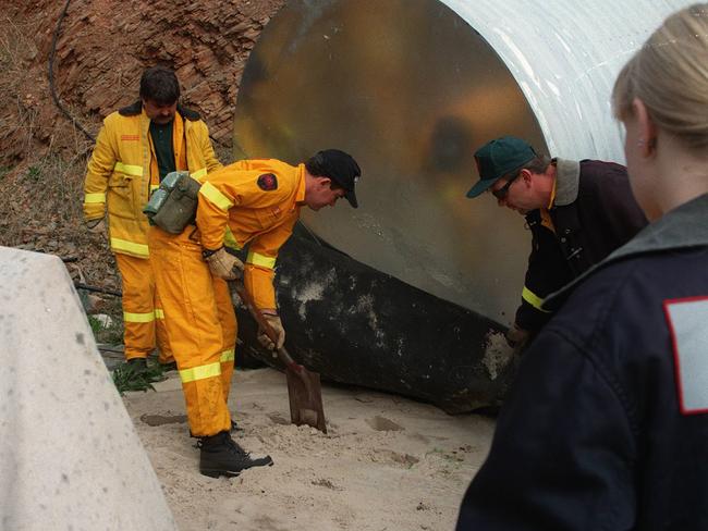 Police, CFS and SES search missing man Dale McCauley’s Willunga property for evidence in his presumed murder.