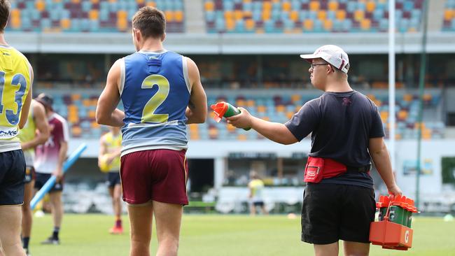 Assistant trainer Jack Baggoley in action on the field during training. Picture: Liam Kidston.