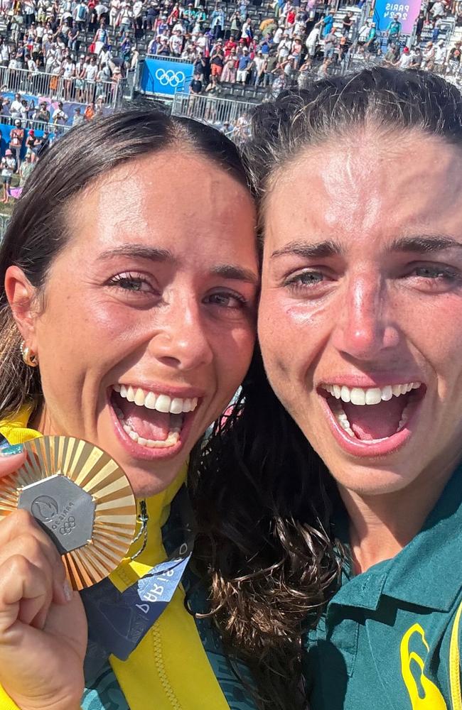 The reactions from Noemie and her sister Jess say it all. Picture: Instagram