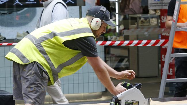 Fresh labour force figures showed the economy added 15,900 new jobs in October. Picture: NewsWire / John Appleyard