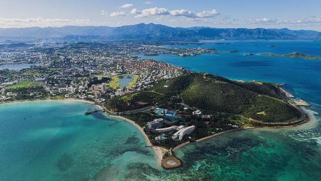 An Australian man has died after being severely injured in a shark attack at a beach in Noumea, New Caledonia.