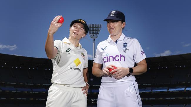 Australian captain Alyssa Healy and England captain Heather Knight at the MCG.