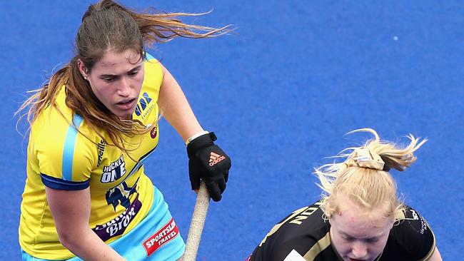 Amy Lawton playing in the Hockey One series before coronavirus.