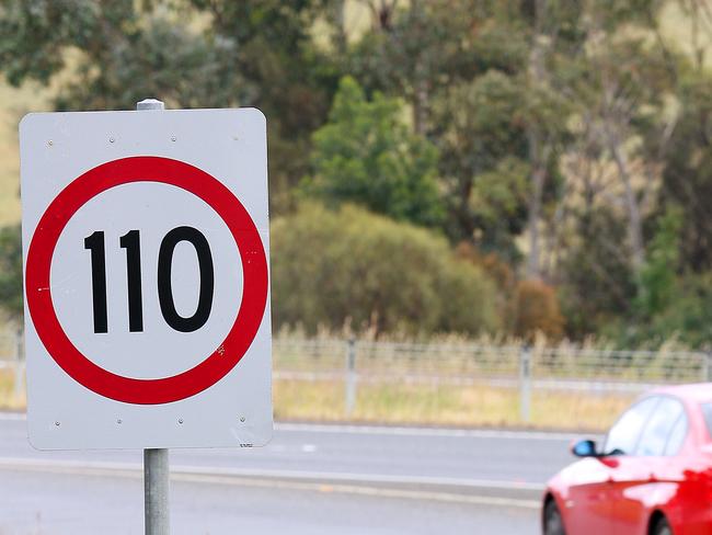 Variable road signs will be introduced between Cambridge and Hobart, the 110 kmh speed limit sign on the Tasman Highway