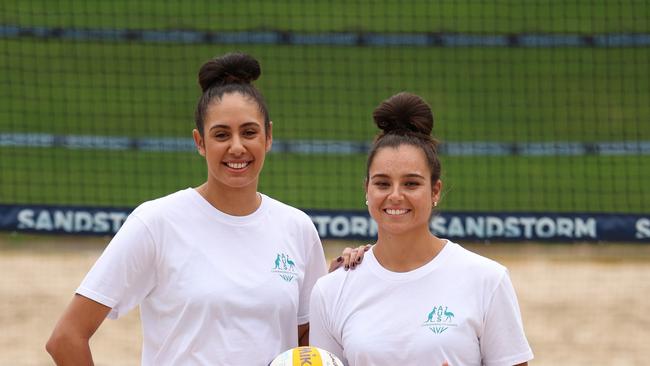 Mariafe Artacho del Solar and Taliqua Clancy pose during the Australian 2022 Commonwealth Games Beach Volleyball team announcement at Sandstorm Beach Club on May 13, 2022 in Brisbane, Australia. (Photo by Chris Hyde/Getty Images)