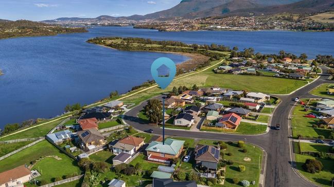 One of his favourite purchases is this beautiful property in Hobart close to the water bought for $478,000.