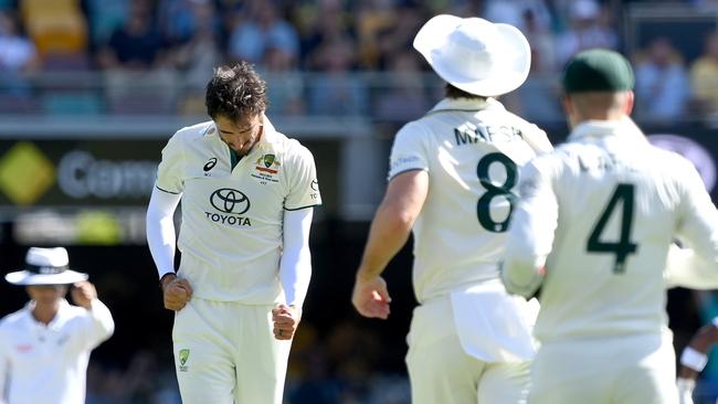 Mitch Starc is running riot. (Photo by Bradley Kanaris/Getty Images)