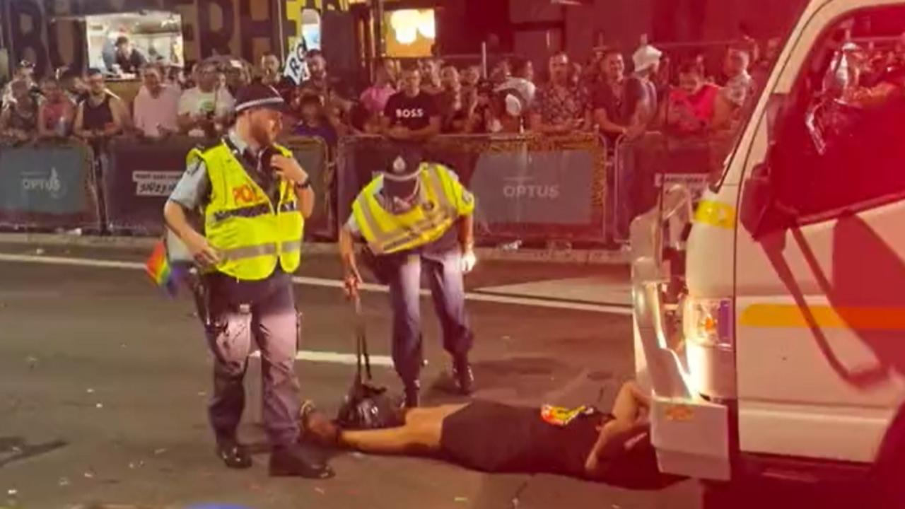 police float mardi gras