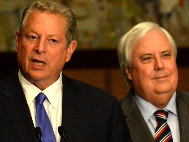 Who would have thought Al Gore and Clive Palmer would be political buddies. AAPImage/Alan Porritt