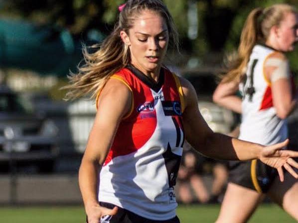 Bridie Kennedy in action for the Dandenong Stingrays.