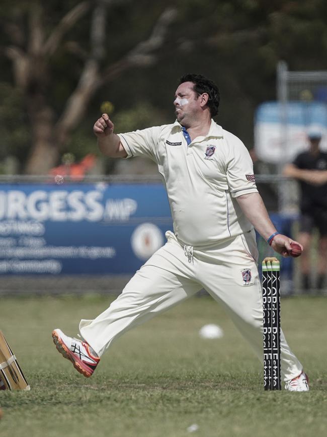 Flinders bowler Matt Burns. Picture: Valeriu Campan