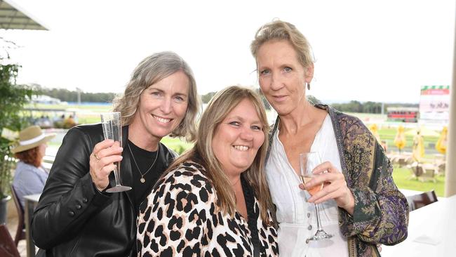 Kaylee Rawlings, Carolyn Richardson and Jacquie Terry at the Noosa Cup Race Day. Picture: Patrick Woods.