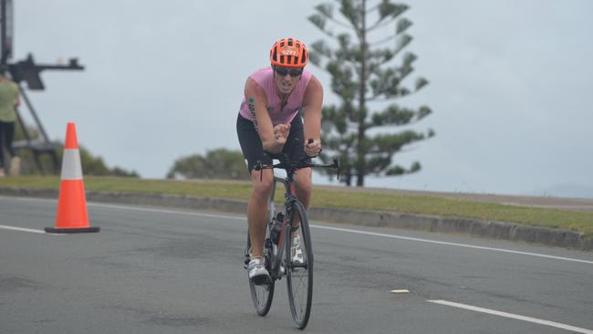 Iain Curry in the sprint event at the 2023 Mooloolaba Triathlon.