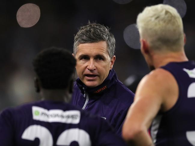 PERTH, AUSTRALIA - SEPTEMBER 03: Justin Longmuir, Senior Coach of the Dockers speaks to Rory Lobb of the Dockers during the 2022 AFL First Elimination Final match between the Fremantle Dockers and the Western Bulldogs at Optus Stadium on September 3, 2022 in Perth, Australia. (Photo by Will Russell/AFL Photos via Getty Images)