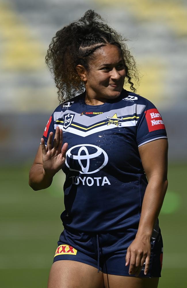 Shaniah Power warms up before the start of round five. (Photo by Ian Hitchcock/Getty Images)