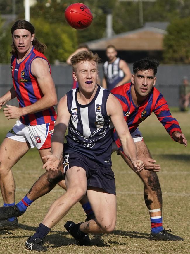 MPFNL: Action from the clash between Edithvale-Aspendale and Rye. Picture: Valeriu Campan