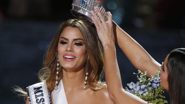 Miss Universe - Miss Universe 2015: Miss Colombia says no to porn after humiliating TV  crowning | Herald Sun