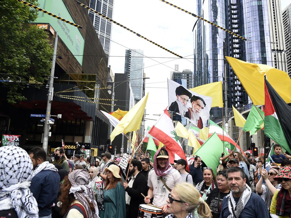 Thousands march through Melbourne in support of Palestine. Picture: Andrew Henshaw/NCA NewsWire