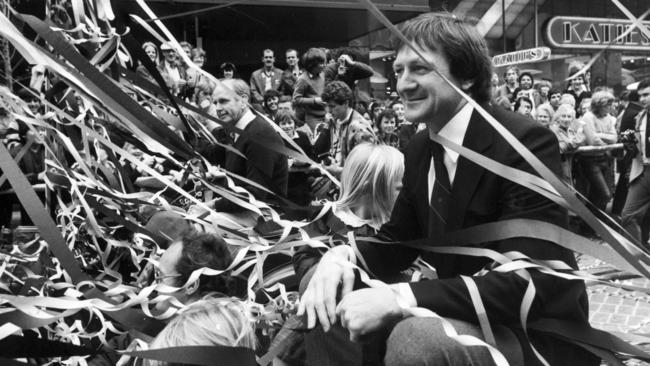 Essendon coach Kevin Sheedy and Hawthorn coach Allan Jeans during the 1983 Grand Final parade.