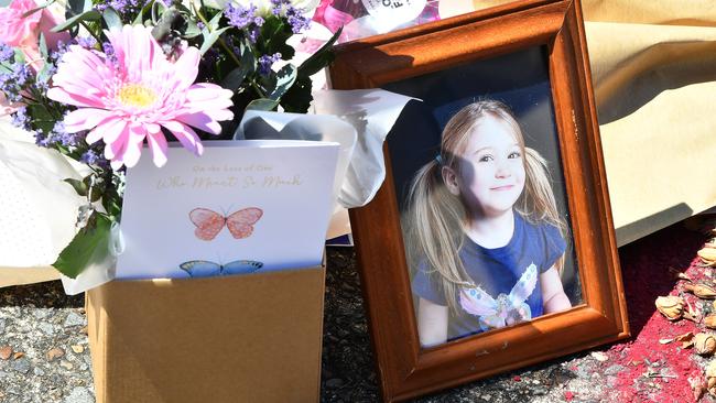 Tributes left at the scene of the fatal fire at Thorneside. Picture: John Gass