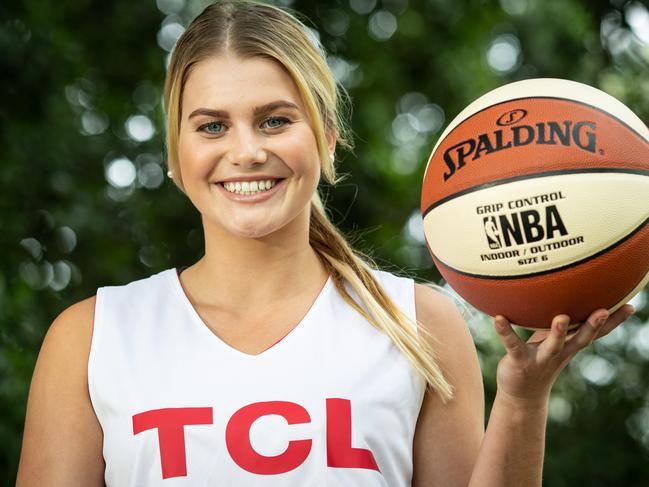 Portraits of Shyla Heal taken in Alexandria on 8th January 2021. Shyla, the daughter of Australian basketball legend Shane Heal,  just finished an incredible WNBL season and is forecasted to get picked first round of 2021 WNBA draft in April. (Pictures by Julian Andrews).