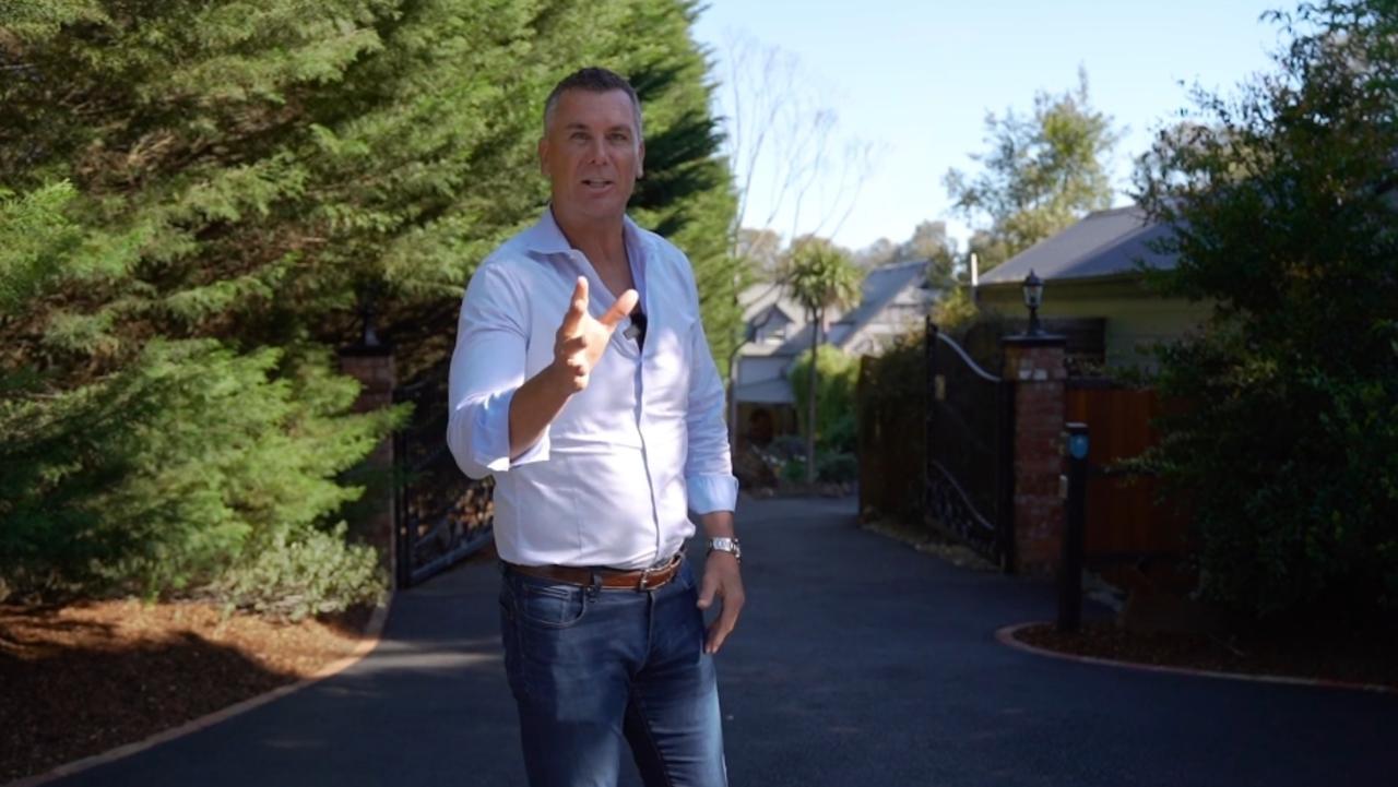 Wayne Carey introduces the property in the listing video.