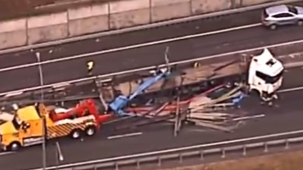 Logan Motorway Traffic Logan Motorway Delays After Truck Crash The