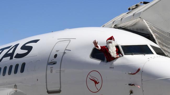 Qantas Captain Steve Anderson from Hope Island as santa.