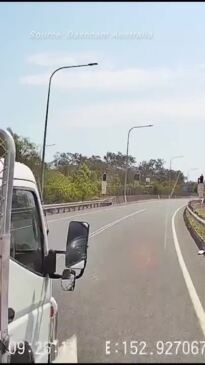 Truck cuts across double line on Ipswich Motorway