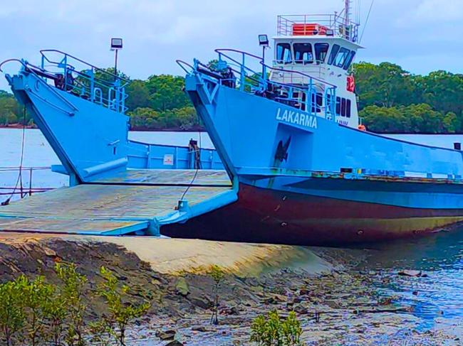 Dozens stranded as tide runs out on island barge