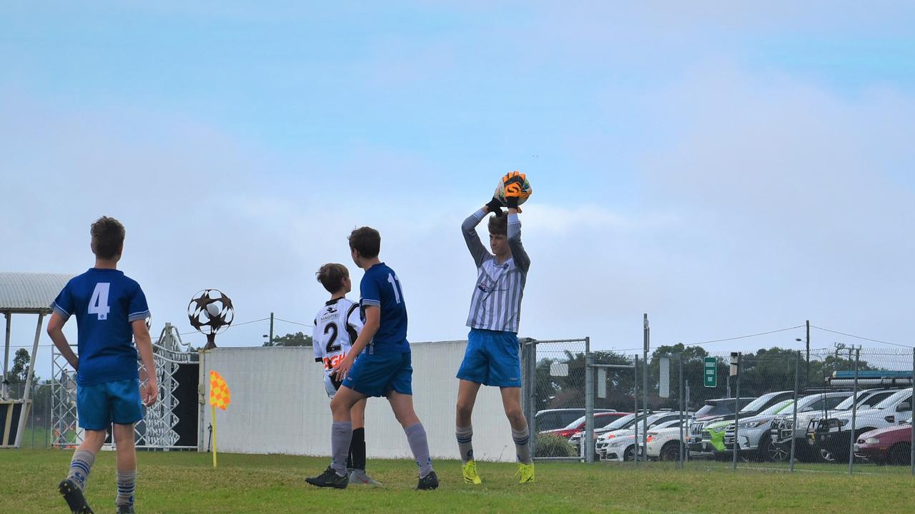 Magpies Mackay Football Club battle Dolphins FC in MRFZ under 13/14s  division one