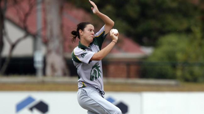 Hayleigh Brennan bowling for Box Hill. Picture: Richard Serong