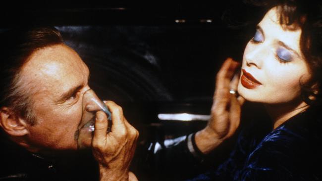 Dennis Hopper and Isabella Rosselini in Blue Velvet.