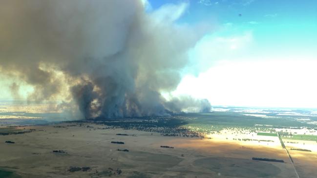 An aerial photo of the fire at Coles which has currently burned almost 4000ha of plantation, scrub and paddocks. Picture: Supplied CFS