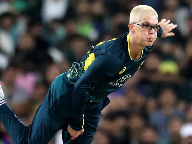 SYDNEY, AUSTRALIA - NOVEMBER 16: Adam Zampa of Australia bowlsduring game two of the Men's T20 International series between Australia and Pakistan at Sydney Cricket Ground on November 16, 2024 in Sydney, Australia. (Photo by Brendon Thorne/Getty Images)