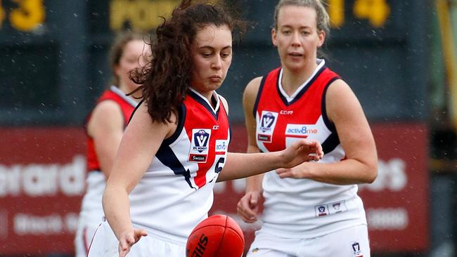 Karly McNiece in action for Darebin Falcons. Picture: Rob Lawson