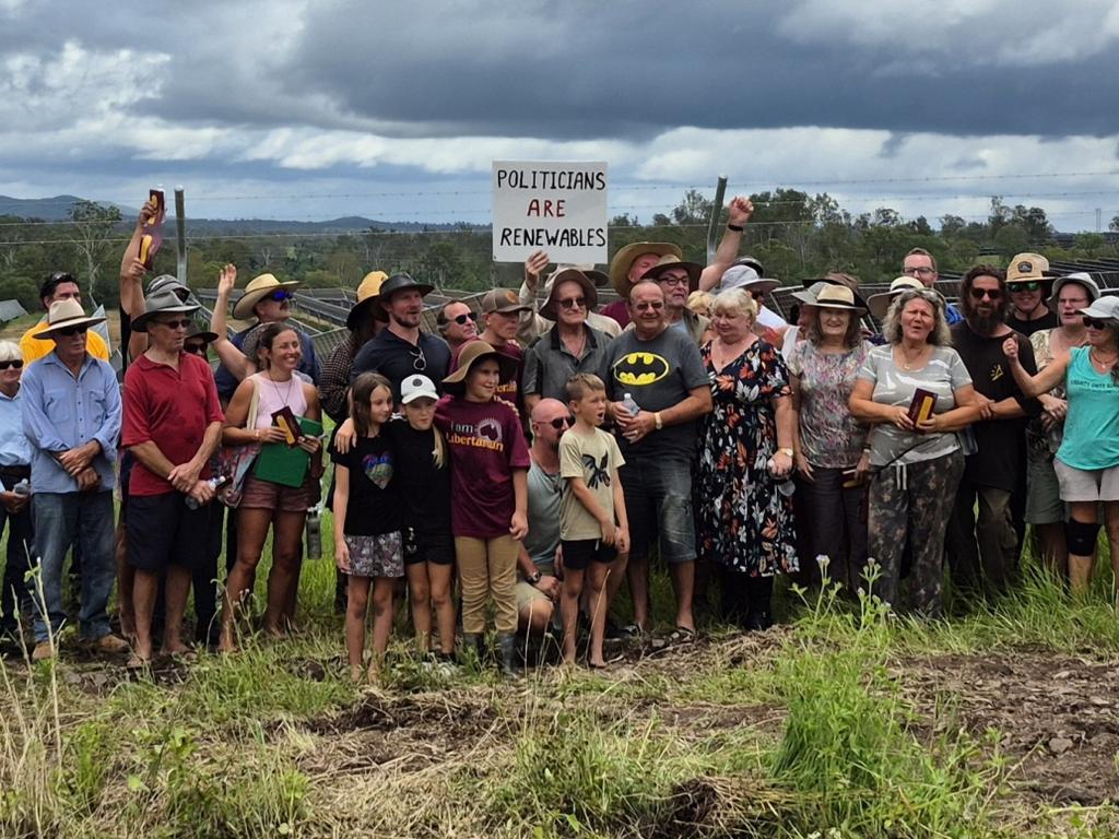 Seventy supporters showed up for Michelle Hunt’s rally against the solar farm conglomerate setting up shop in her backyard.