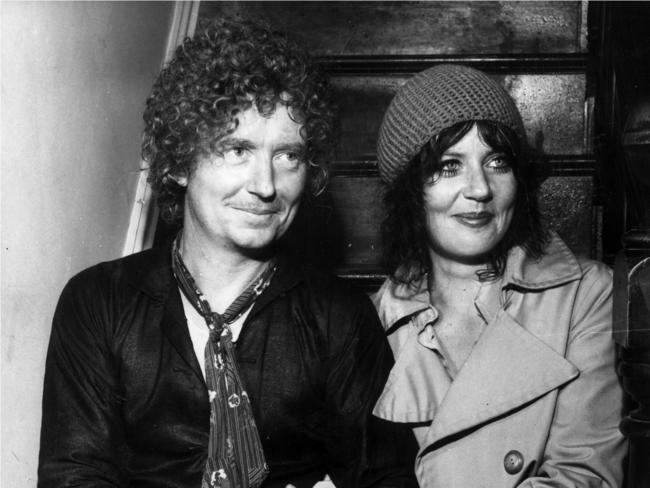 MARCH 1, 1977: Australian artist Brett Whiteley with his wife Wendy at the Robin Gibson Gallery in Sydney, 01/03/77. Pic News Ltd. Whit/famHistorical