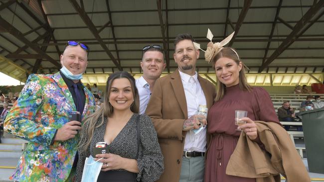 Out and About on Grafton Cup day 2021