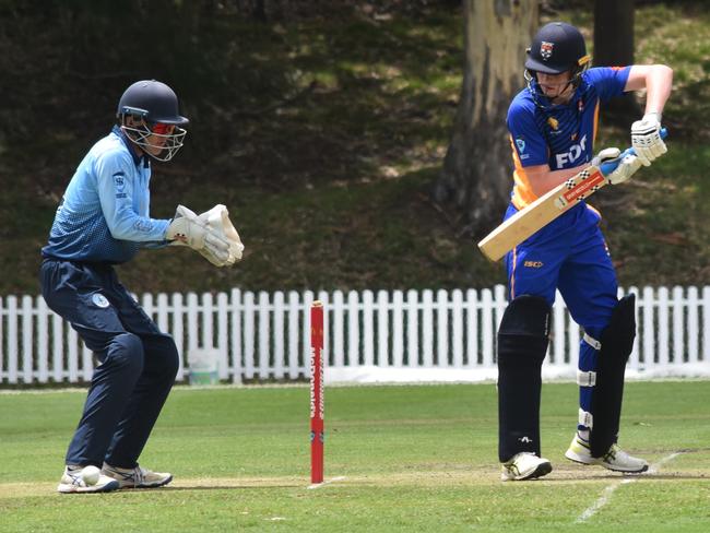 Charlie Akle behind the stumps to batter Monte Cairns. Picture: Sean Teuma